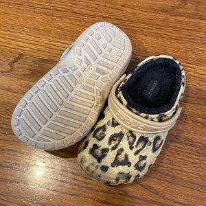 Cozy Leopard Toddler 9 Crocs